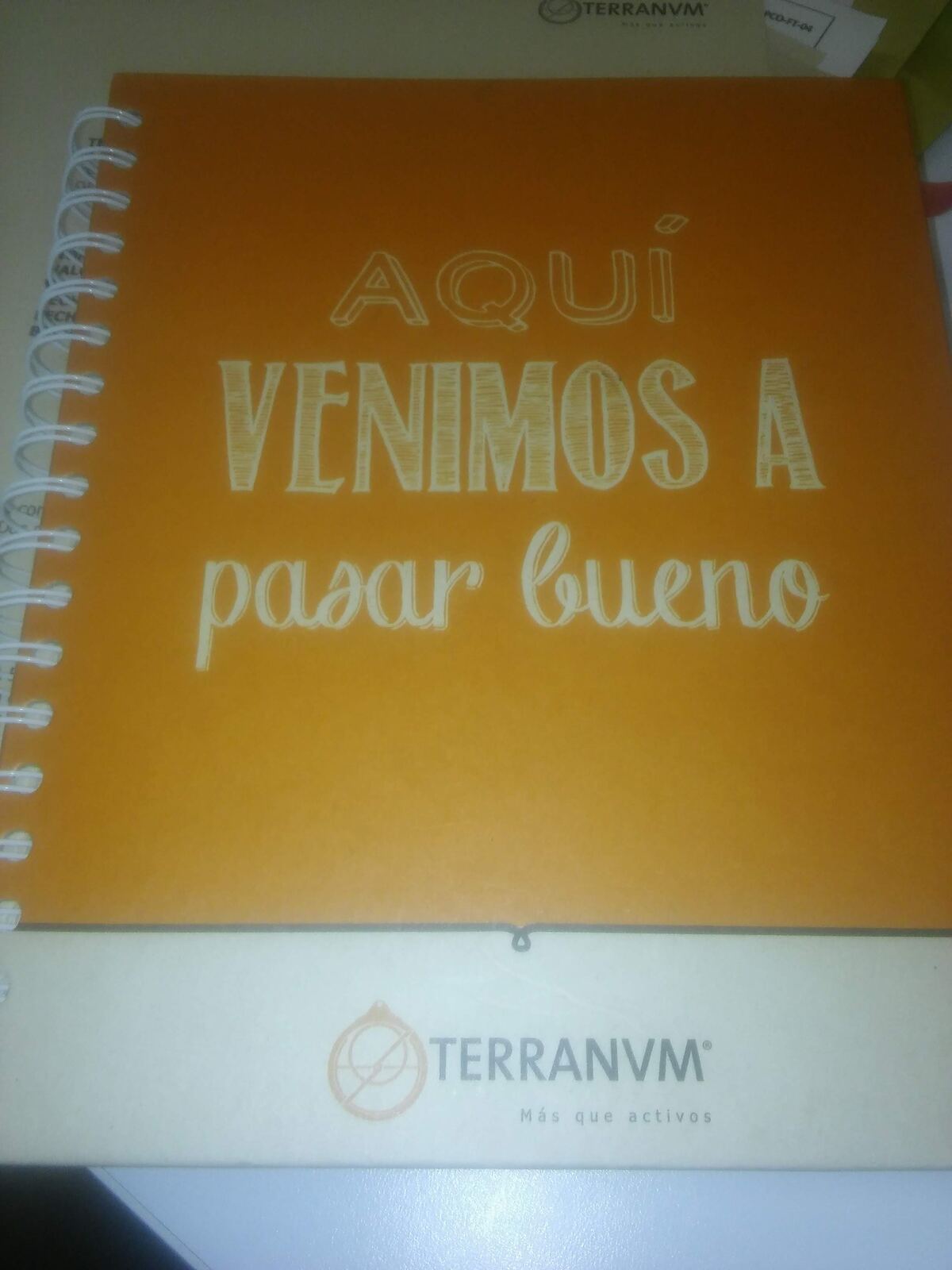 Una voz cálida y propia.